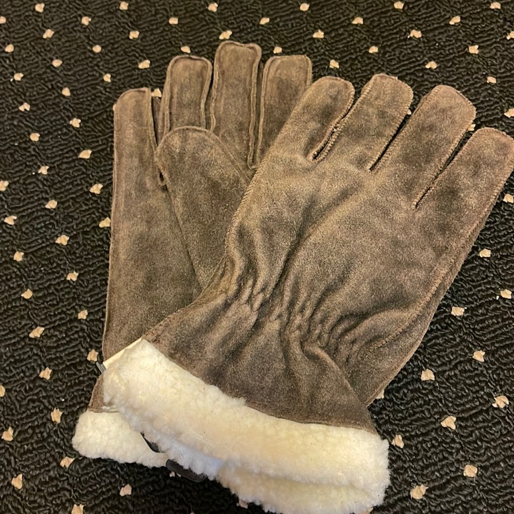 Wilsons Large Men’s fleece lined brown gloves, brand new with tags